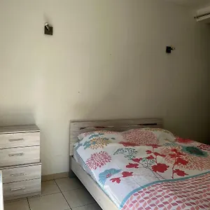 Liège, Ouvert Sur Une Pièce Liège