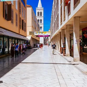 city-vibe-studios.hotelinzadar.com/